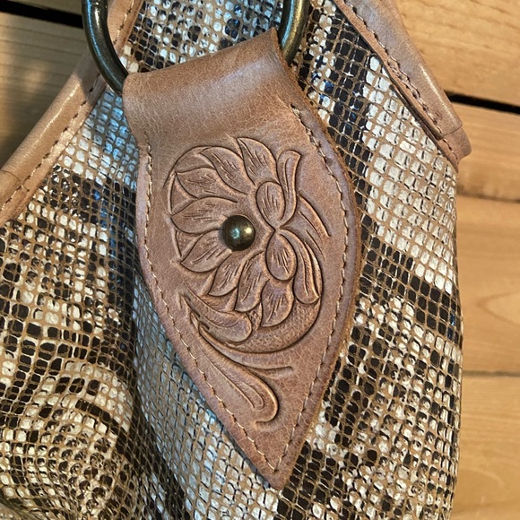 STS Ranchwear Tan and Cream Hobo Bag - Picture 8 of 16